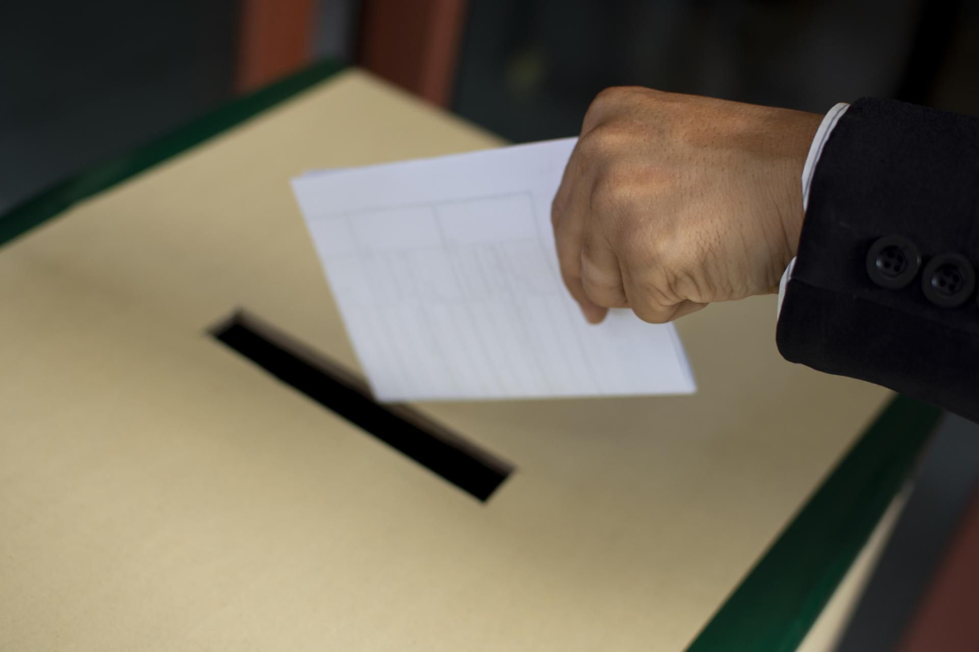 Przed pójściem na wybory podczas L4 warto poznać przepisy