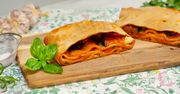 Sycylijski chlebek z bakłażanem. Przekąska lepsza niż pizza