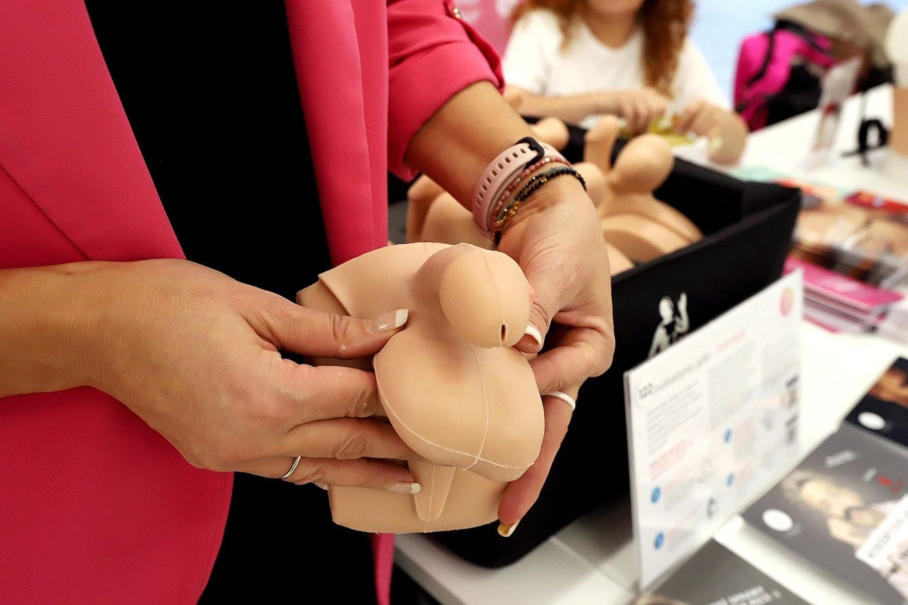 Profilaktyka to męska sprawa. NFZ przypomina o samobadaniu jąder