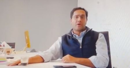 Zwolnił 900 pracowników przez Zooma. Oburzenie na całym świecie. Prezes przemówił