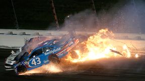 Dramatyczne sceny w NASCAR! Auta w ogniu (wideo)