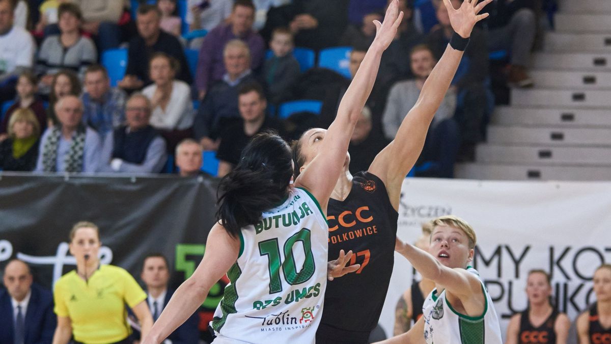 Newspix / PIOTR JARUGA / 400MM.PL  / Clark zdobywa kolejne punkty