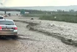 Błyskawiczna powódź w Czechach. Auta stanęły w wodzie na autostradzie