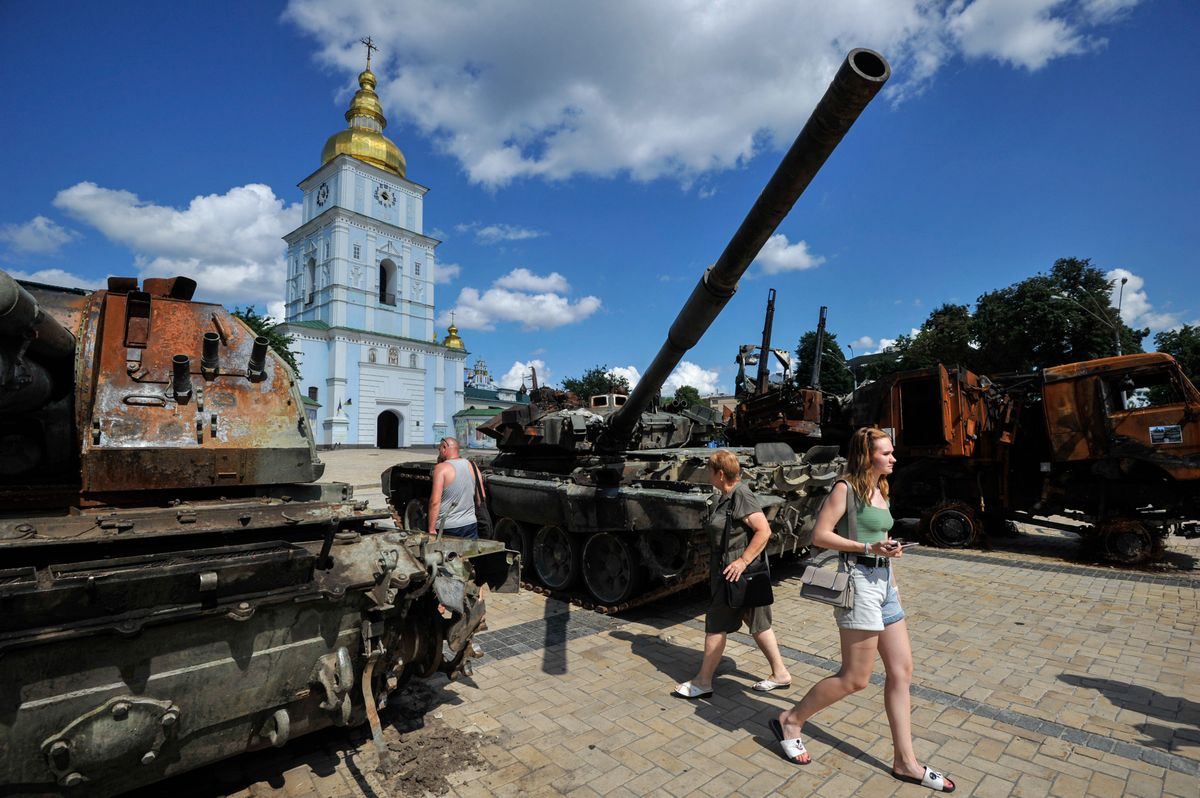 Mieszkańcy Kijowa mogli podziwiać niszczącą siłę swojej armii. W centrum miasta urządzona została plenerowa wystawa rosyjskich militariów  
