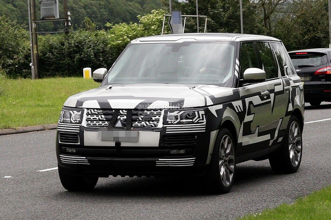 Nowy Range Rover - zdjęcie szpiegowskie (fot. Automedia via Autoevolution)