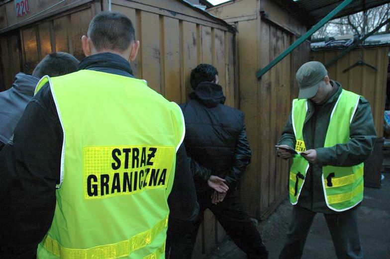 Sześciu Białorusinów zatrzymanych przy przemycie papierosów