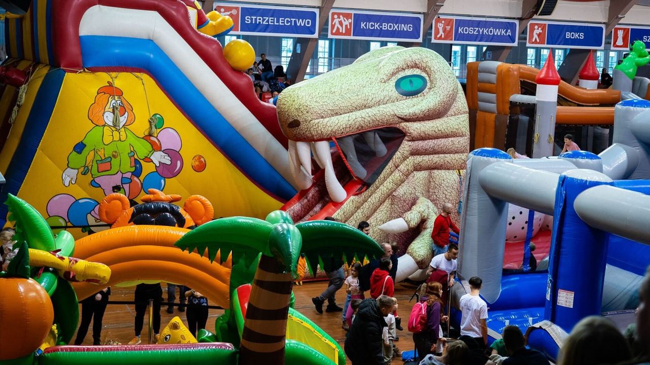 Najradośniejsze wydarzenie tej jesieni! Festiwal Dmuchańców zgromadził setki rodzin