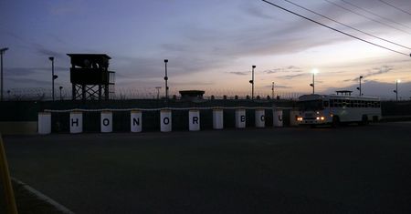 Trzymali tam terrorystów. Trump znów sięga po Guantanamo?