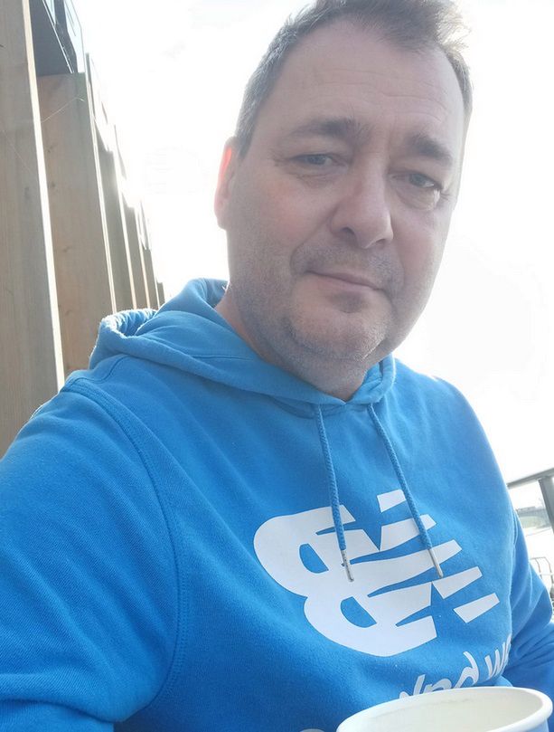 Trzy lata temu aktor Jacek Rozenek przeszedł rozległy zawał. Początkowo stracił mowę i poruszał się na wózku inwalidzkim