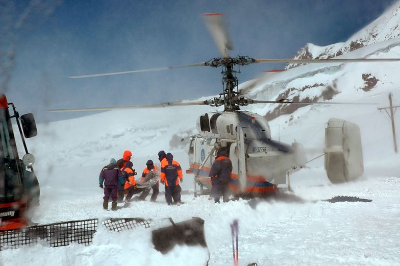 Na zdj. akcja ratownicza na górze Elbrus z 2006 roku