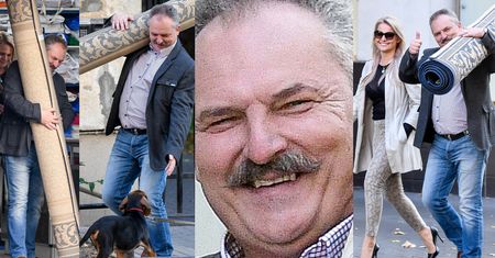 Najbogatszy poseł Marek Jakubiak dźwiga dywan na ramieniu (ZDJĘCIA)
