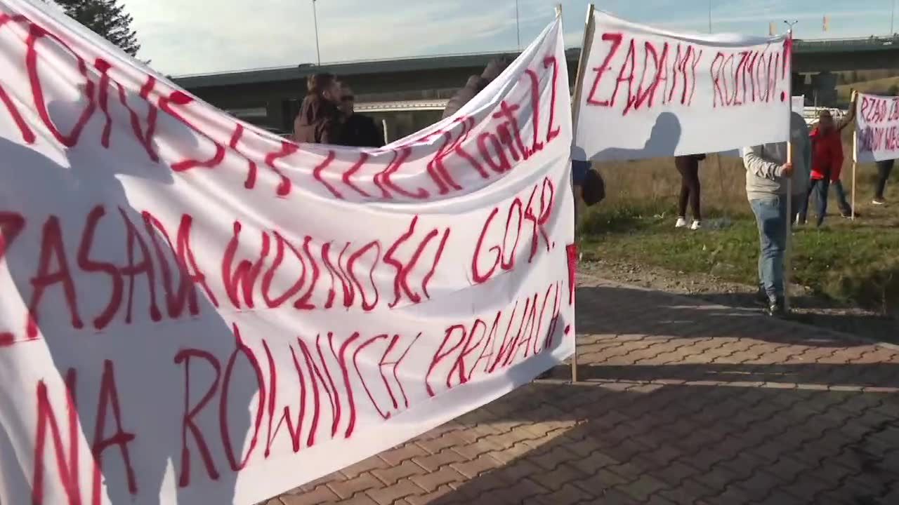 Sprzedawcy węgla protestowali na zakopiance. “Nie mamy możliwości zakupu towaru”