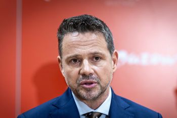 "To już oficjalne." Trzaskowski komentuje koniec zbiórki ws. referendum