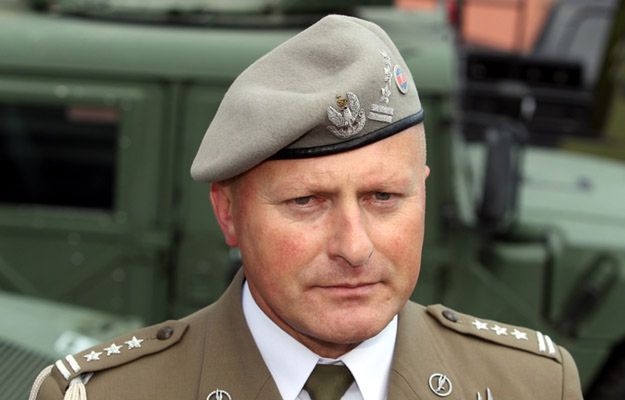 Gen. Jerzy Gut rezygnuje ze stanowiska. WP: czuł się lekceważony przez Antoniego Macierewicza