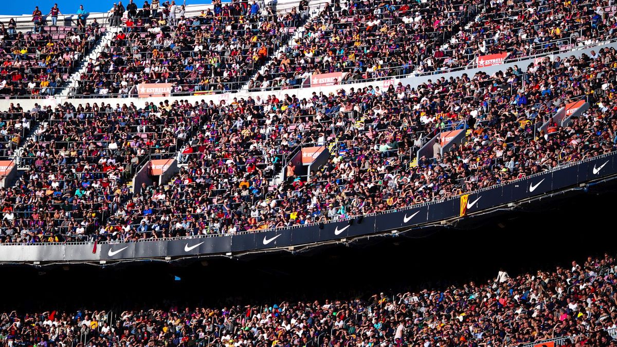 Zdjęcie okładkowe artykułu: Getty Images / Eric Alonso / Na zdjęciu: kibice FC Barcelony