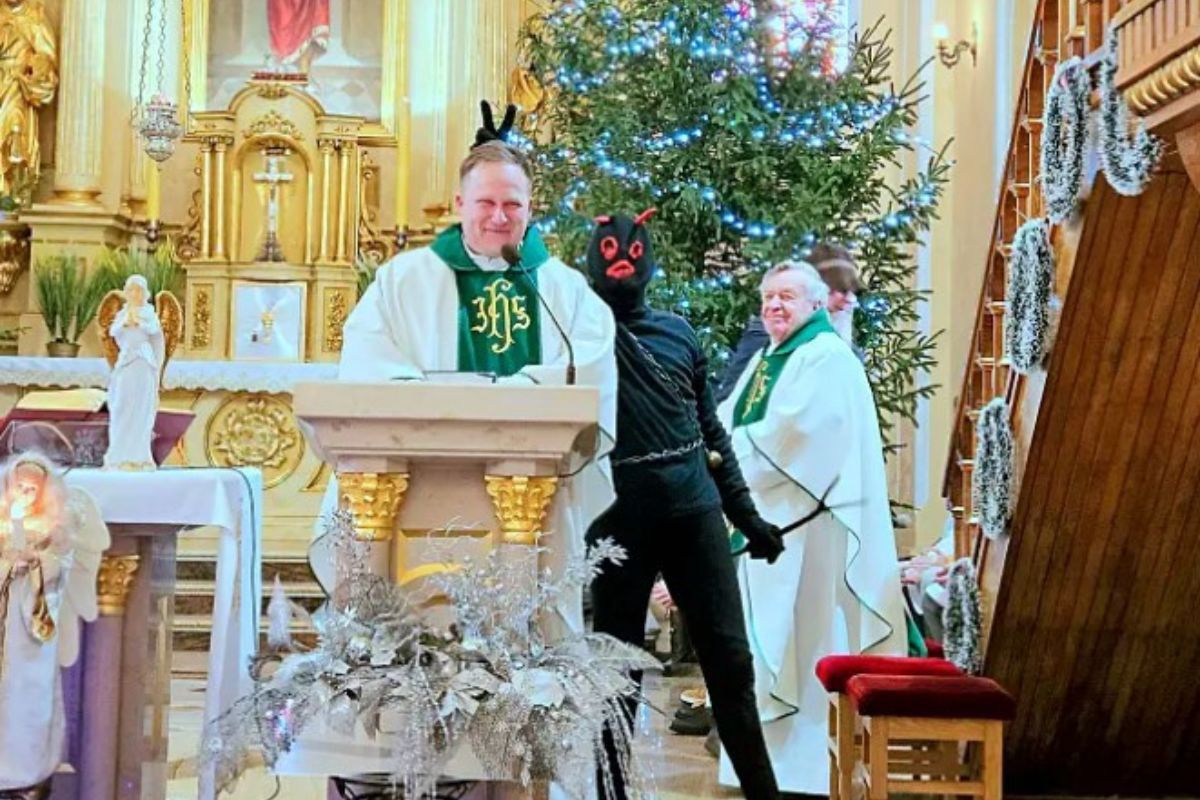 Nagle wparował na ołtarz. Sceny w kościele na Podlasiu