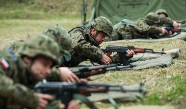 Rezerwiści w Polsce otrzymują wezwania na szkolenia. Ćwiczenia są obowiązkowe