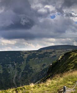 Karkonosze. Karkonoski Park Narodowy ostrzega przed naciągaczami