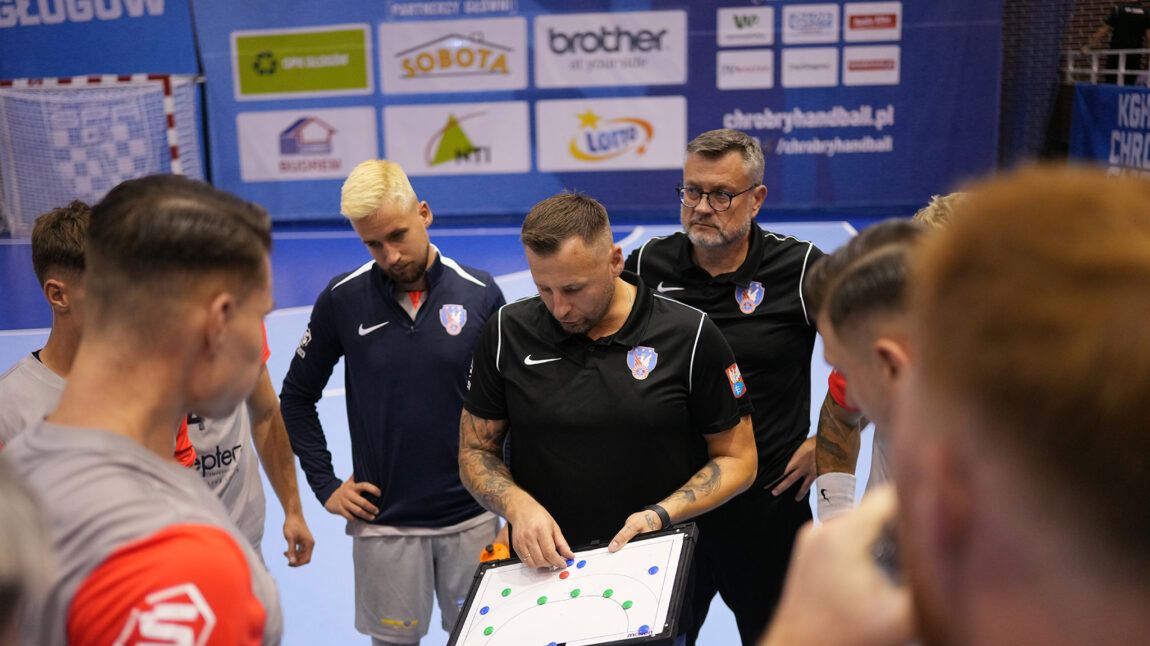 Zdjęcie okładkowe artykułu: Materiały prasowe / Orlen Superliga / Artur Starczewski / Na zdjęciu: Michał Prątnicki (Zepter KPR Legionowo) z drużyną