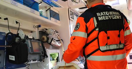 "Transport dla VIP-ów". Ujawnił, co usłyszeli od dyspozytora pogotowia
