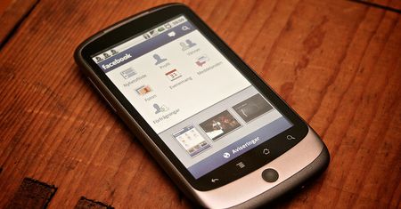 Facebook jest dla nich lepszy na smartfonach