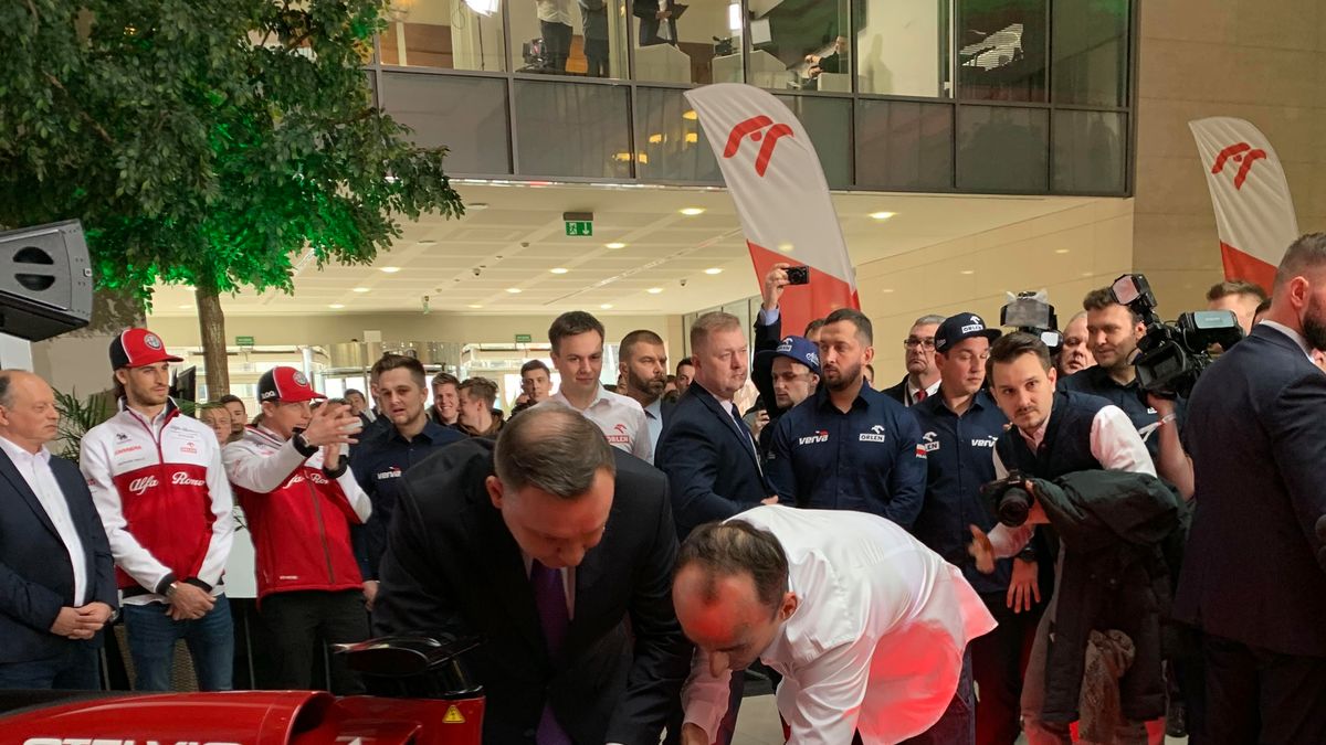 Andrzej Duda (po lewej) i Robert Kubica