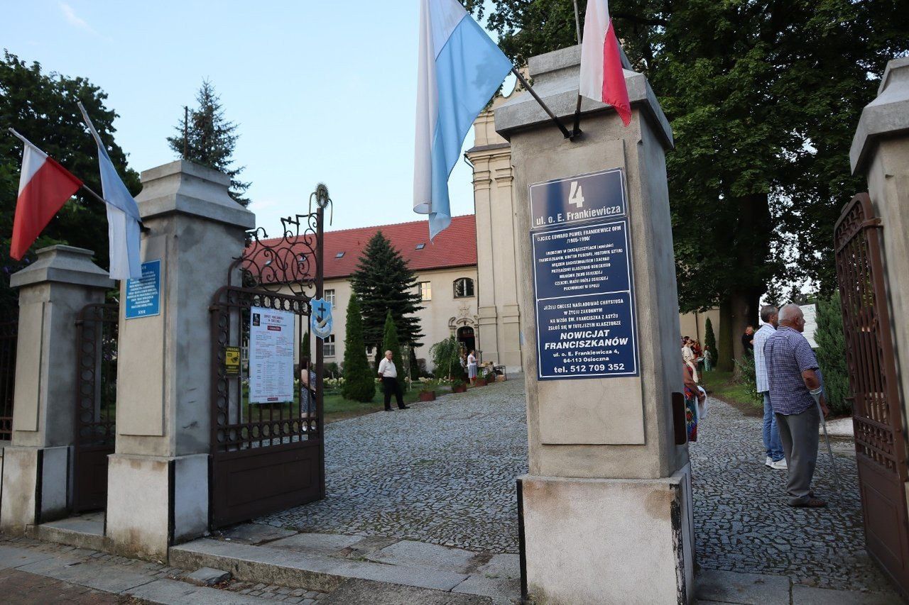 Zbliża się odpust Porcjunkuli w Osiecznej. Franciszkanie przygotowali między innymi wieczór z piosenką. Odpust potrwa od 31.07do 4.08
