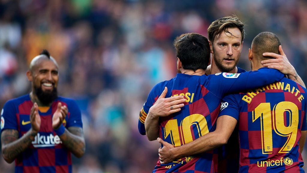 Zdjęcie okładkowe artykułu: Getty Images / Jose Breton/Pics Action/NurPhoto / Na zdjęciu: piłkarze FC Barcelona