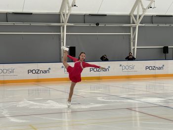 Poznań: Łyżwiarze i hokeiści już korzystają z hali na Wildzie