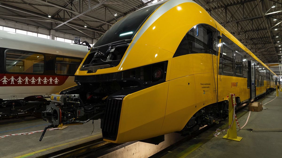 Pociąg Pesy dla spółki RegioJet