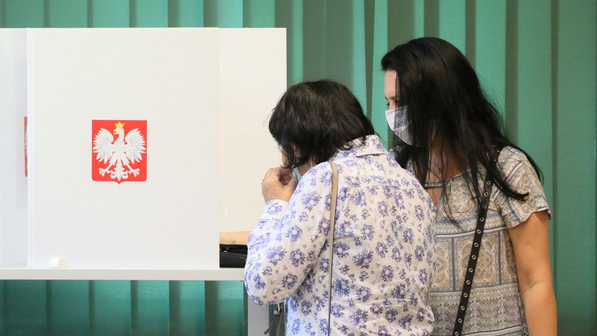 Lista lokali wyborczych jest zazwyczaj umieszczana na osiedlowych tablicach ogłoszeń, a w przypadku bloków - również na drzwiach klatek schodowych.