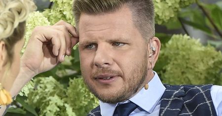 Sylwester TVP. Chajzer nie wytrzymał. Pokazał ogłoszenie z Ostródy