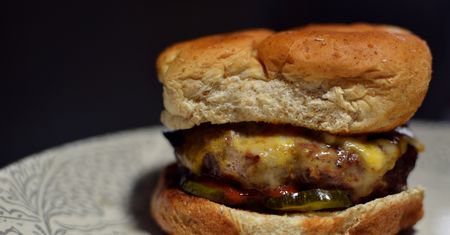 Burgery z peklowanej szynki wieprzowej, na zimno