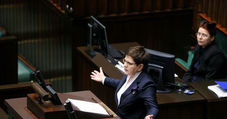 Wotum nieufności dla rządu. Szydło: rządzi PiS i pieniądze są i będą