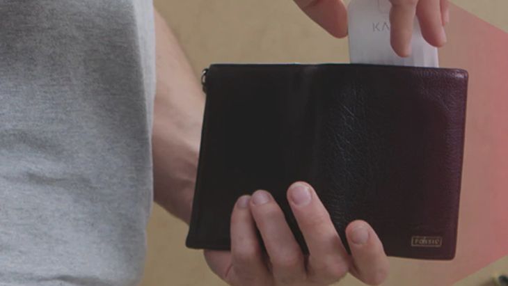 KADO to najcieńsza ładowarka świata. To ma sens! 1