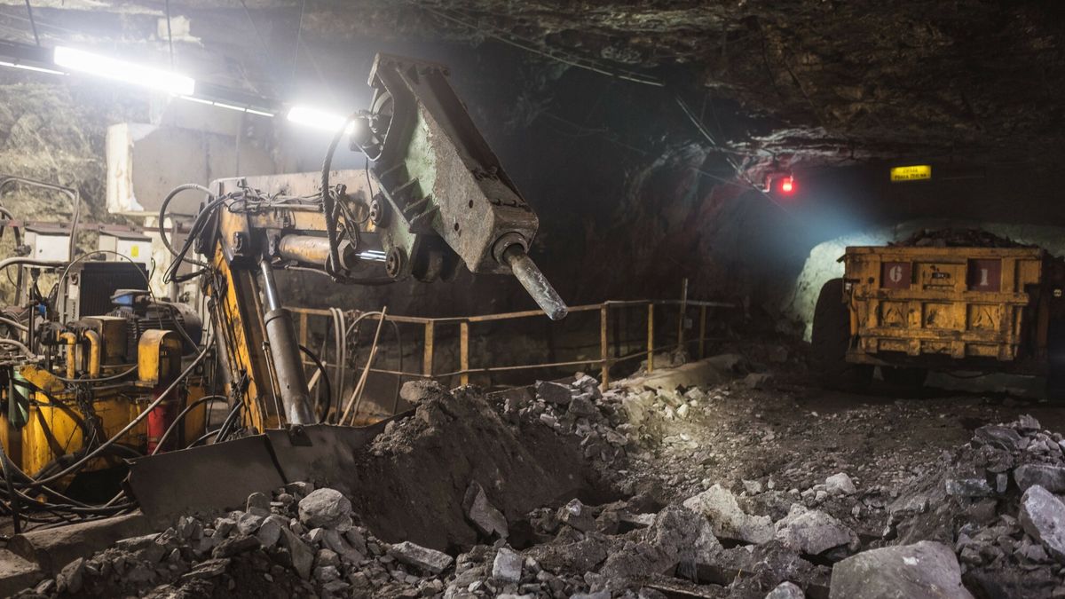 Kopalnia Polkowice-Sieroszowice KGHM Polska Mied?
24.10.2019 Kazmierzow , kopalnia Polkowice-Sieroszowice  nalezaca do KGHM Polska Miedz S.A. n/z oddzial miedz , krata mlot kruszenie rudy , praca zdalna fot. P.Dziurman/REPORTER
P.Dziurman/REPORTER