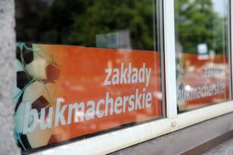 Sondaże niemal na remis. Za to bukmacherzy mają swojego faworyta