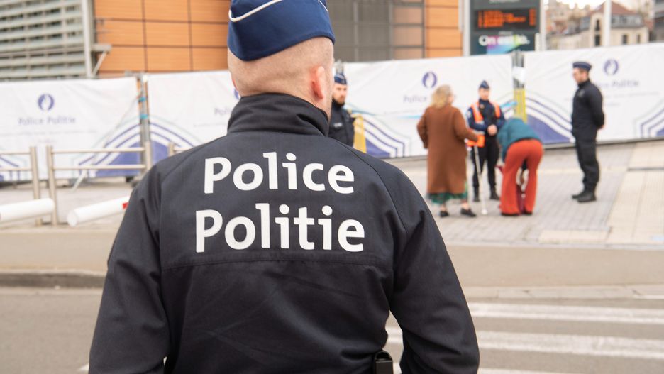 Policja
Bruksela, Belgia, 24.03.2023. Policja przy budynku "Europa" w Brukseli, 24 bm. w drugim dniu szczytu Unii Europejskiej. (al/doro) PAP/Andrzej Lange
Andrzej Lange
Bruksela, drugi dzie� szczytu, patrol, polityk, polityka, szczyt, UE, Unia Europejska, zabezpiecza