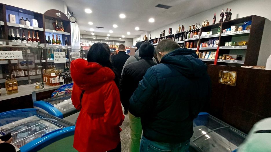 Zakaz sprzedaży alkoholu funkcjonuje na razie głównie w centrum. Miejscy radni chcą, aby obowiązywał na terenie całego miasta.