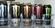 Napój energetyczny Monster z witaminami C, B2, B3, B6 i B12