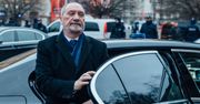 Macierewicz złamał prawo na drodze. Nakryli go fotoreporterzy