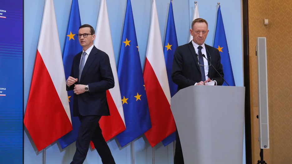 Premier Mateusz Morawiecki i minister rolnictwa Robert Telus