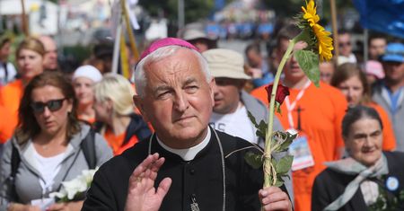 Bp Jan Szkodoń oskarżony o molestowanie. Rozpoczyna się kościelny proces karny