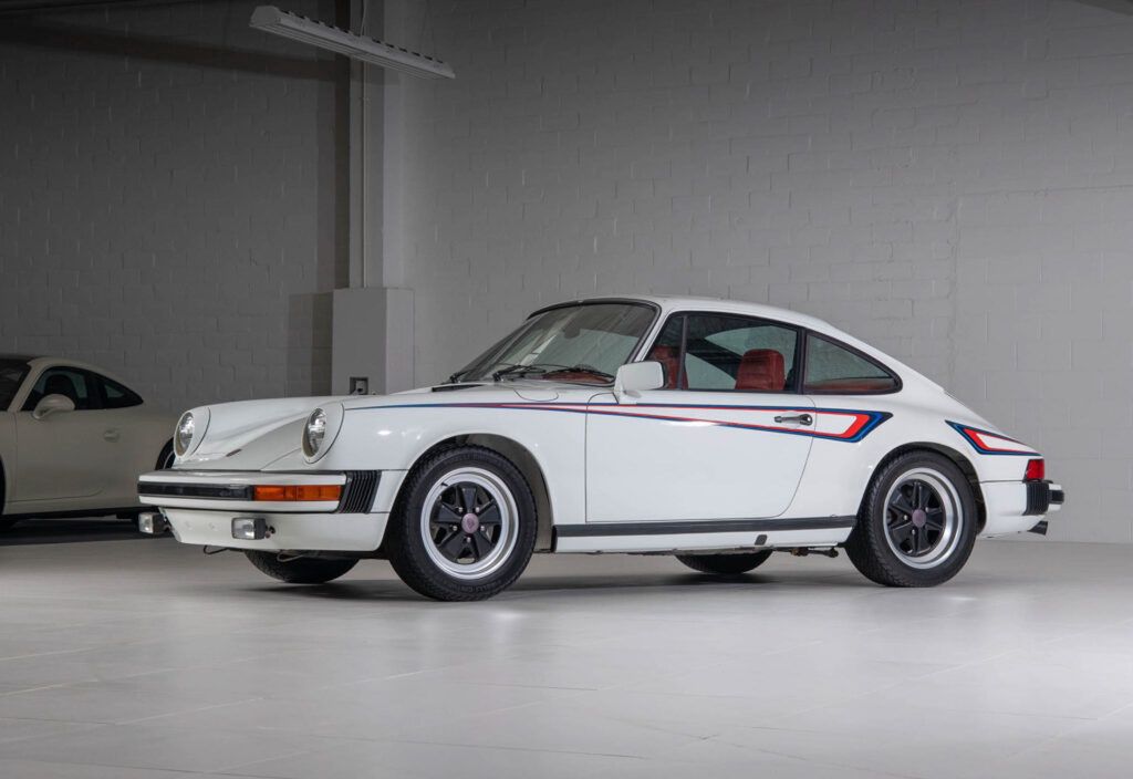Kolekcja białych porsche