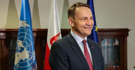 Miliony na nagrody w resorcie Sikorskiego. Największy bonus to 18 tys. złotych