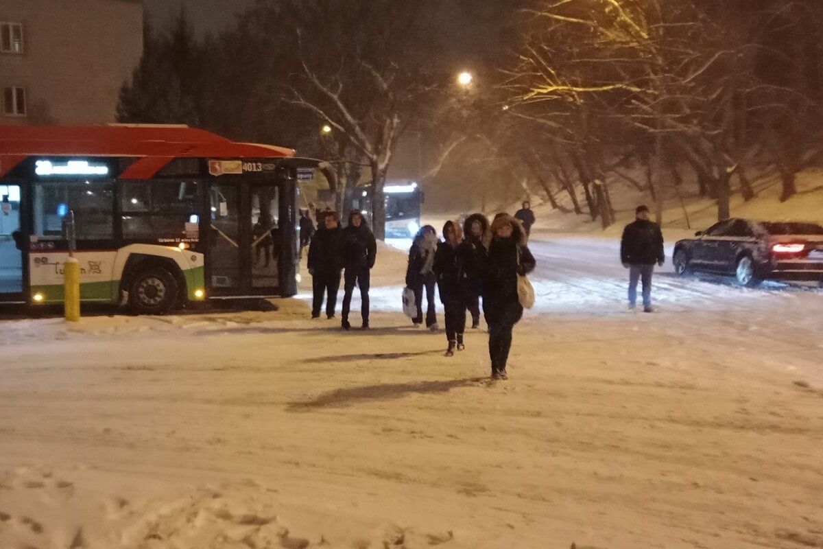 Autobus wycofał z ul. Kosmowskiej w ul. Kiepury