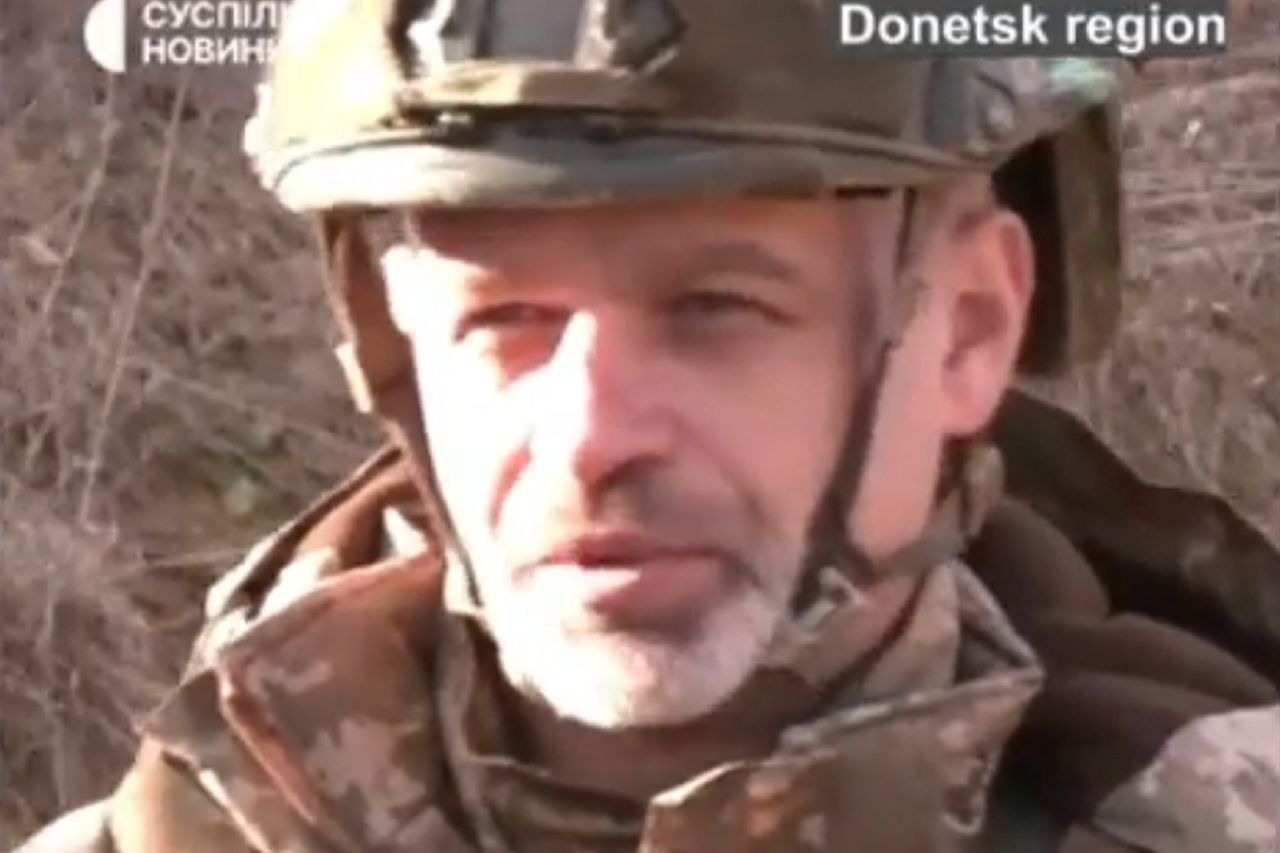 Ukrainian soldier's daring capture: unarmed vs. armed Russians