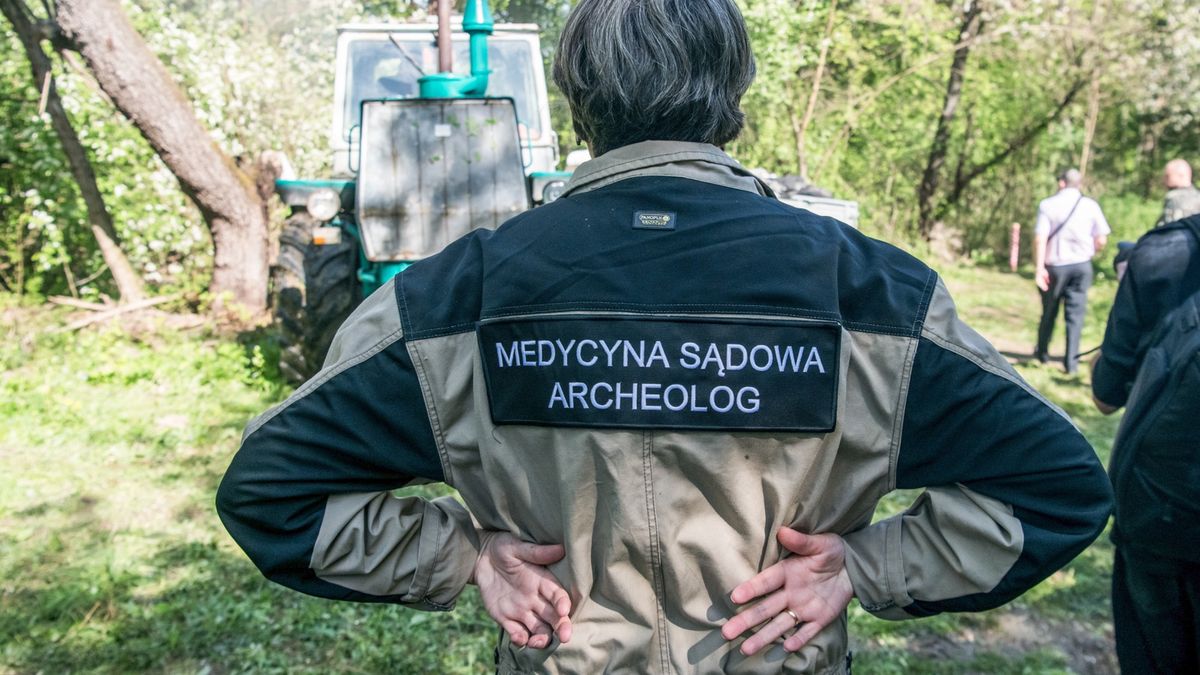 Ekshumacje w Pużnikach. "Nie udzielamy żadnych informacji do zakończenia prac"