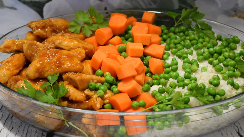 Kurczak w sezamie z ryżem