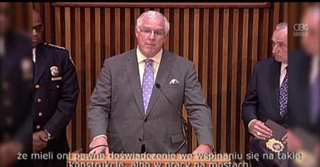 Znane flagi zmieniły się nie do poznania. Przez jedną noc!